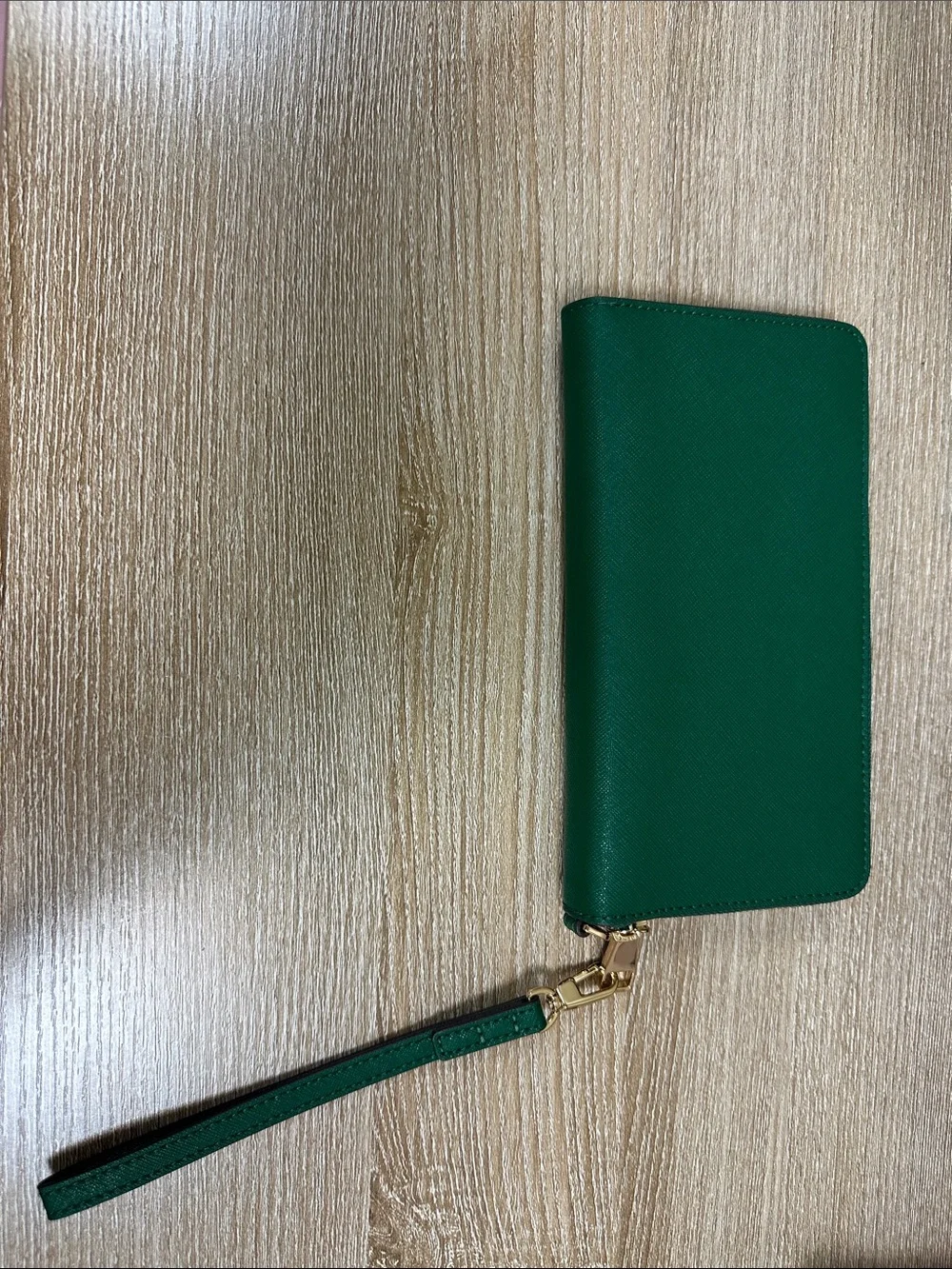 Tory Burch Emerald Green Saffiano Wristlet Card Holder with Gold Logo